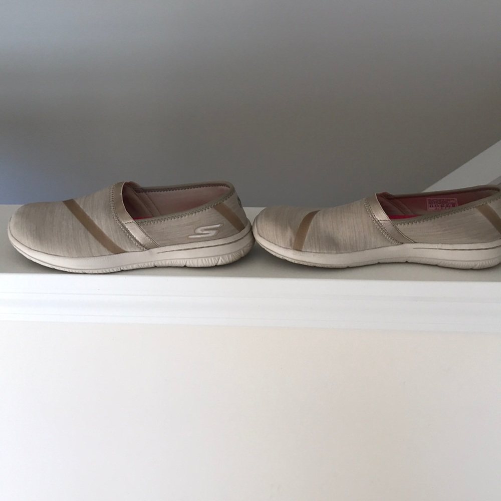 Sketchers shoes